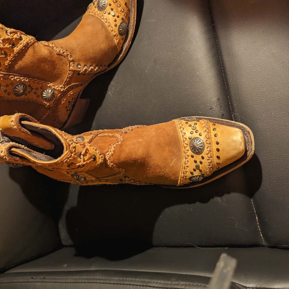 Women's size 10 Lane Booties.